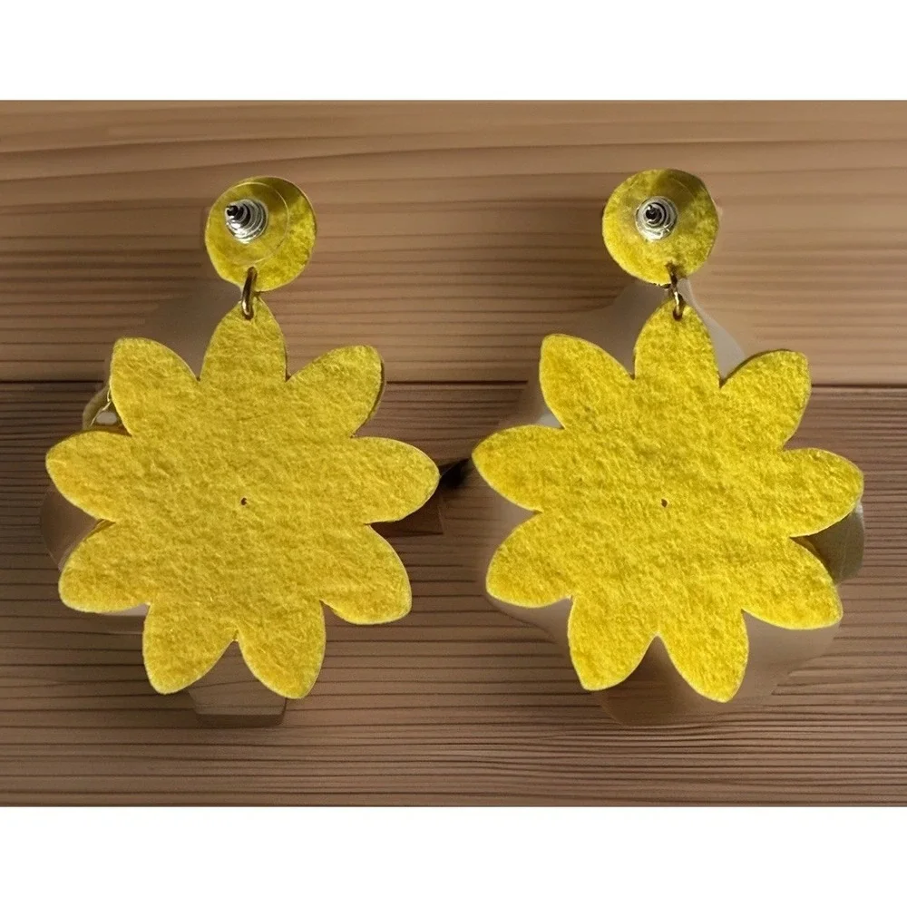 Sunflower‎ Beaded Dangle Earrings Yellow Seed Bead Felt Back Boho 2.5